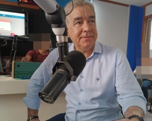 Deputado-Jose-Neto-Foto-Iasmim-Santos-Acorda-Cidade-300x240-1