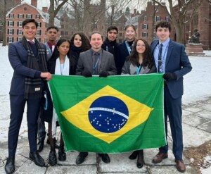 Estudantes-de-escolas-estaduais-participam-de-simulacoes-de-conferencias-da-ONU-Foto-Divulgacao-300x247-1