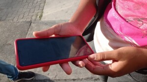 Foto-celular-roubado-ed-santos-acorda-cidade-300x169-1