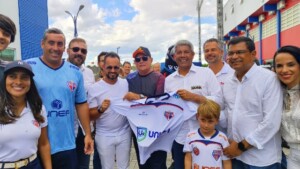 Governador-Jeronimo-Rodrigues-Foto-Reporter-Ed-Santos-Acorda-CIdade.jpg-Estreia-do-Campeonato-Baiano.jpg2_-300x169-1
