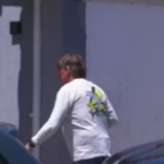 Jair-Bolsonaro-chega-em-casa-de-Angra-dos-Reis-RJ-alvo-de-busca-e-apreensao-Foto-GloboNews-Reproducao-300x169-1