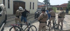 Policiamento-na-Mantiba-Foto-Reproducao-66-CIPM-300x134-1