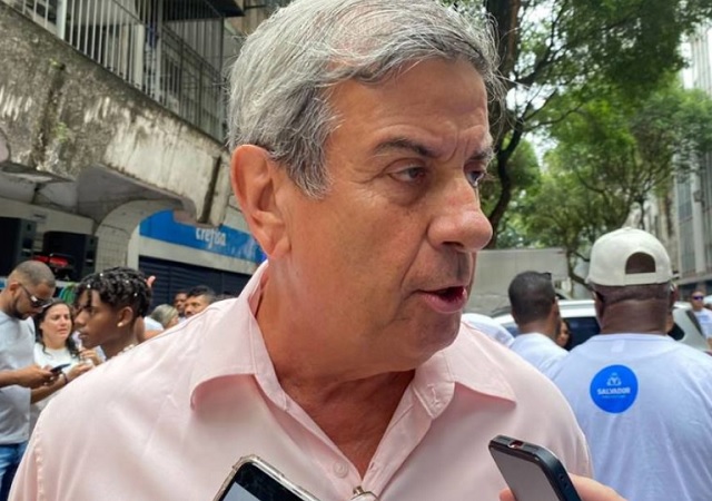Prefeito-Colbert-Martins-Foto-Dennis-Franca