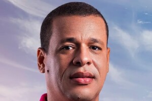 Prefeito-Dr.-Gimmy-de-Malhada-Foto-WhatsApp-Achei-Sudoeste-300x200-1