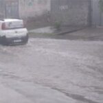 Rua-Arnold-Silva-no-bairro-Queimadinha-durante-chuva-300x180-1