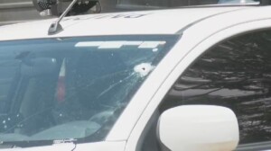 Tiro-em-viatura-envolvida-no-caso-de-policiais-baleados-no-DF-Foto-TV-Globo-Reproducao-300x168-1