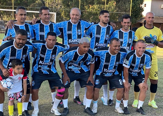 Zeca-Novais-como-artilheiro-vice-campeao-do-torneio-de-fim-de-ano-da-Associacao-Sitio-Vitoria