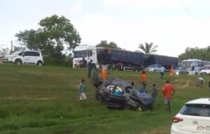 acidente-na-br-324-ft-redes-sociais-300x192-1
