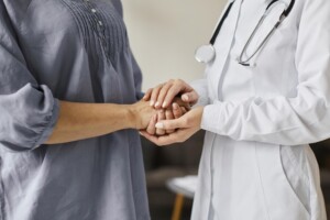 ajuda-medica-medicina-ft-freepik-300x200-1