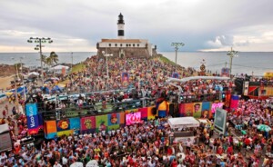carnaval_de_salvador_barra_foto_secom_alo_alo_bahia-Foto-Secom-Salvador_Divulgacao-300x184-1