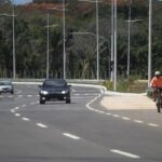 carros_avenida_ciclista_ipva-768x512-ELOI-CORREA-gov-ba-ipva-estrada-640-640x350-1