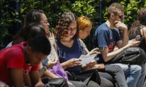 educacao-enem-jovens-foto-paulo-pinto-agencia-brasil-300x179-1