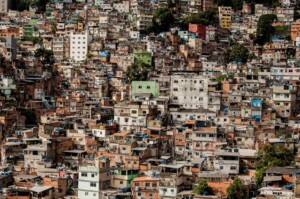 favelas-comunidades-freepik-wirestock-300x199-1