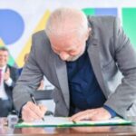 lula-assinando-atos-foto-Ricardo-Stuckert-PR-300x225-1