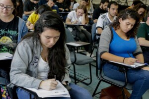prova-enem-concursos-estudantes-foto-marcos-santos-usp-imagens1-300x200-1
