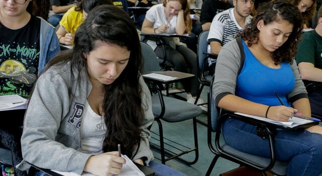 prova-enem-concursos-estudantes-foto-marcos-santos-usp-imagens1-640x350-1