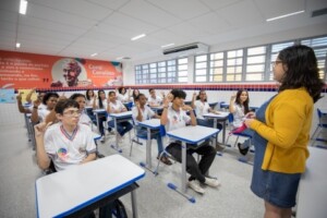 sala-de-aula-Foto-Secretaria-de-Educacao-da-Bahia-300x200-1