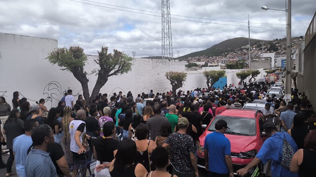 sepultamento-das-vitimas-do-acidente-na-br-324-ft-Site-Augusto-Urgente
