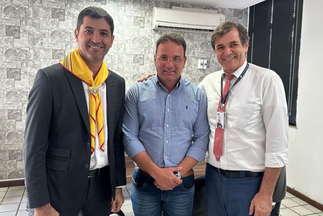 2-Desbravadores-visitam-secretario-de-Agricultura-Foto-Danielly-Cerqueira