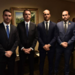 Bolsonaro-e-filhos-300x210-1