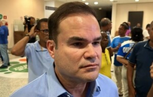 Caca-Leao-Foto-Mauricio-Leiro-Bahia-Noticias-300x191-1