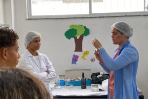 Caravana-de-vacinacao-contra-a-dengue-Foto-wiliam-haaxell-7-300x200-1