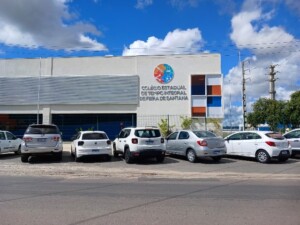 Colegio-Estadual-de-Tempo-Integral-Foto-Reporter-Ney-Silva-300x225-1