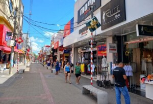 Comercio-de-feira-de-santana-sales-barbosa-ft-ney-silva-acorda-cidade1-300x205-1