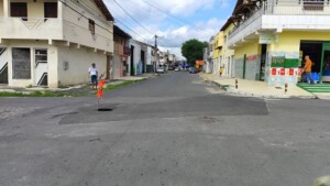 Cruzamento-da-Rua-Italia-com-Rua-China-bairro-caseb-ft-Ed-Santos-acorda-Cidade-300x169-1