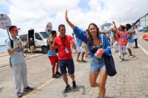 Cruzeiristas-no-Carnaval-900x600-turistas-foto-tatiana-azeviche-300x200-1