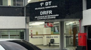 DRFR-1-DT-complexo-policial-delegacia-de-repressao-a-furtos-e-roubos-feira-300x165-1