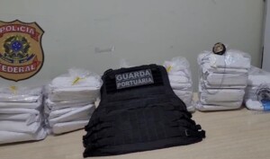 Drogas-apreendidas-em-porto-de-ilheus-Foto-Policia-Federal-300x177-1