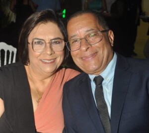 Edna-Fonseca-e-o-esposo-Dilton-Coutinho-Foto-Antonio-Marcos-Leao-Pimenta-300x269-1