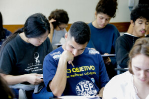 Foto-Marcos-Santos-usp-imagens-Vestibular-prova-concurso-300x200-1
