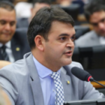 Foto-Vinicius-Loures-Camara-dos-deputados-300x185-1