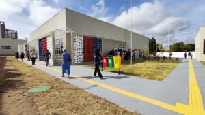 Inauguracao-Colegio-de-Tempo-Integral-Georgina-Erismann-Foto-Reporter-Ed-Santos-Acorda-Cidade.jpg2_-300x169-1