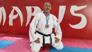 Jose-Roberto-Alves-atleta-de-Karate-feirense-campeonato-mundial-de-Karate-vaquinha-Japao-ft-ed-santos-acorda-cidade-300x169-1
