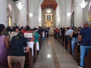 Missa-Quarta-feira-de-Cinzas-Catedral-de-Santana-Foto-Ney-Silva-acorda-Cidade.jpg4_-300x225-1