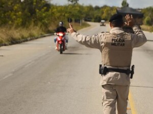 Policia-militar-nas-estradas-policia-estadual-operacao-carnaval-300x225-1