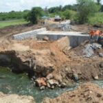 RECONSTRUCAO-DA-PONTE-LIMOEIRO-TERRA-DURA-FOTO-VALDENIR-LIMA-41-300x200-1