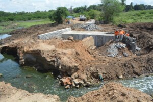RECONSTRUCAO-DA-PONTE-LIMOEIRO-TERRA-DURA-FOTO-VALDENIR-LIMA-41-300x200-1