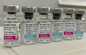 Vacina-contra-a-dengue-Rogerio-Vidimantas-Prefeitura-de-Dourados-300x192-1