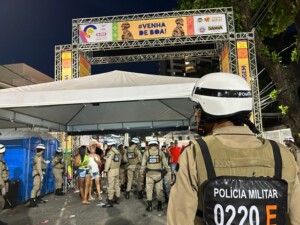 abordagens-nos-portais-do-carnaval-de-salvador-pm-300x225-1
