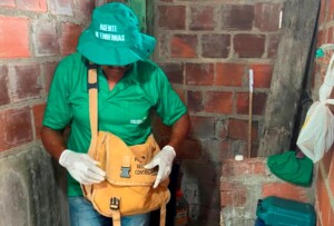agentes-de-combate-as-endemias-feira-de-santana-foto-secom-300x203-1