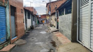 alagamentos-Travessa-Rio-Itapicuru-ft-ed-santos-acorda-cidade-300x169-1