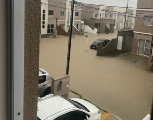 alagamentos-papagaio-estrada-do-frances-condominio-300x235-1