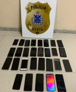 apreensoes-de-celulares-no-carnaporto-248x300-1