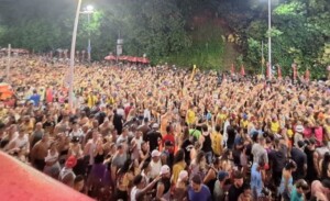 carnaval-de-salvador-2024-barra-ondina-foto-sergio-di-salles-acorda-cidade-300x183-1
