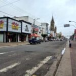 comercio-de-Feira-de-Santana-no-feriado-foto-Ney-Silva-Acora-Cidade-300x225-1