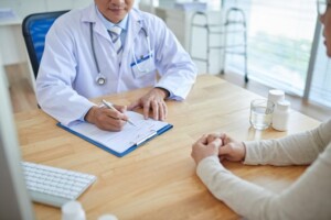 consulta-medica-pressphoto-freepik-300x200-1